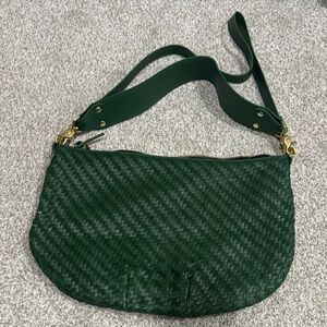 Clare V Moyen Messenger